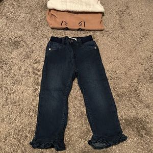 ❗️Great pair of jeans and sweaters❗️